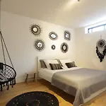 Vila M *