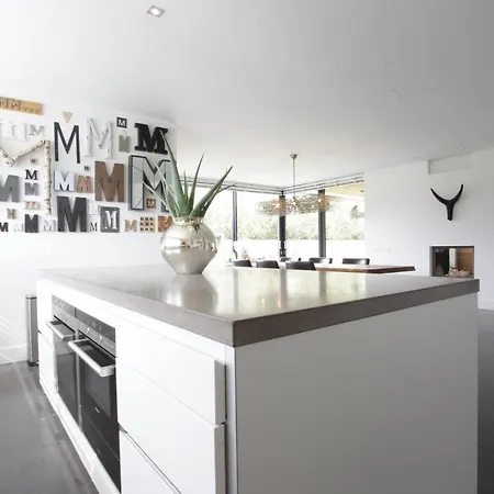 M Villa